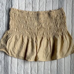 SOLD💛 Universal Thread Pale Yellow Tube Sleeveless Peplum Top